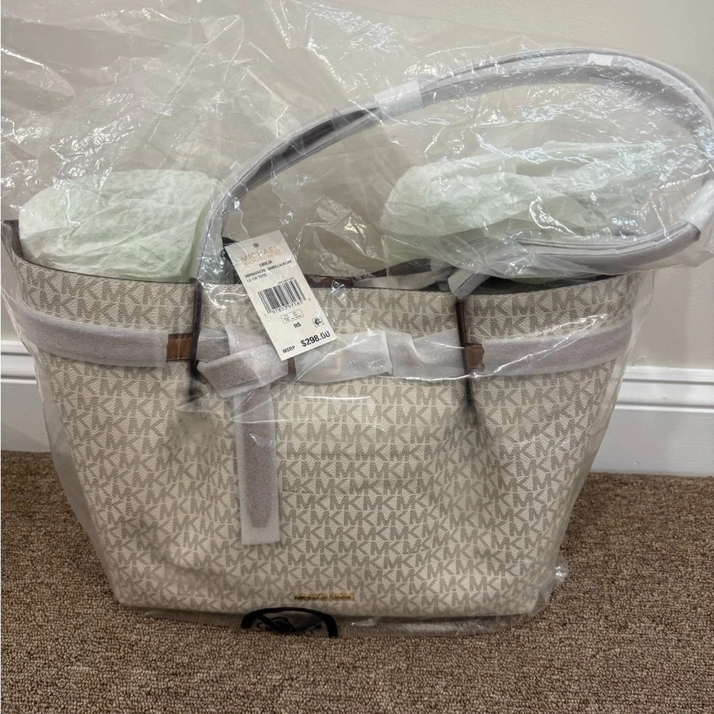 Michael Kors Emilia Large Center Zip Pocket Tote Bag, Purse, Vanilla/acorn - Picture 5 of 10